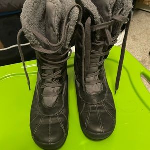 Timberland snow boots. Womens size 9